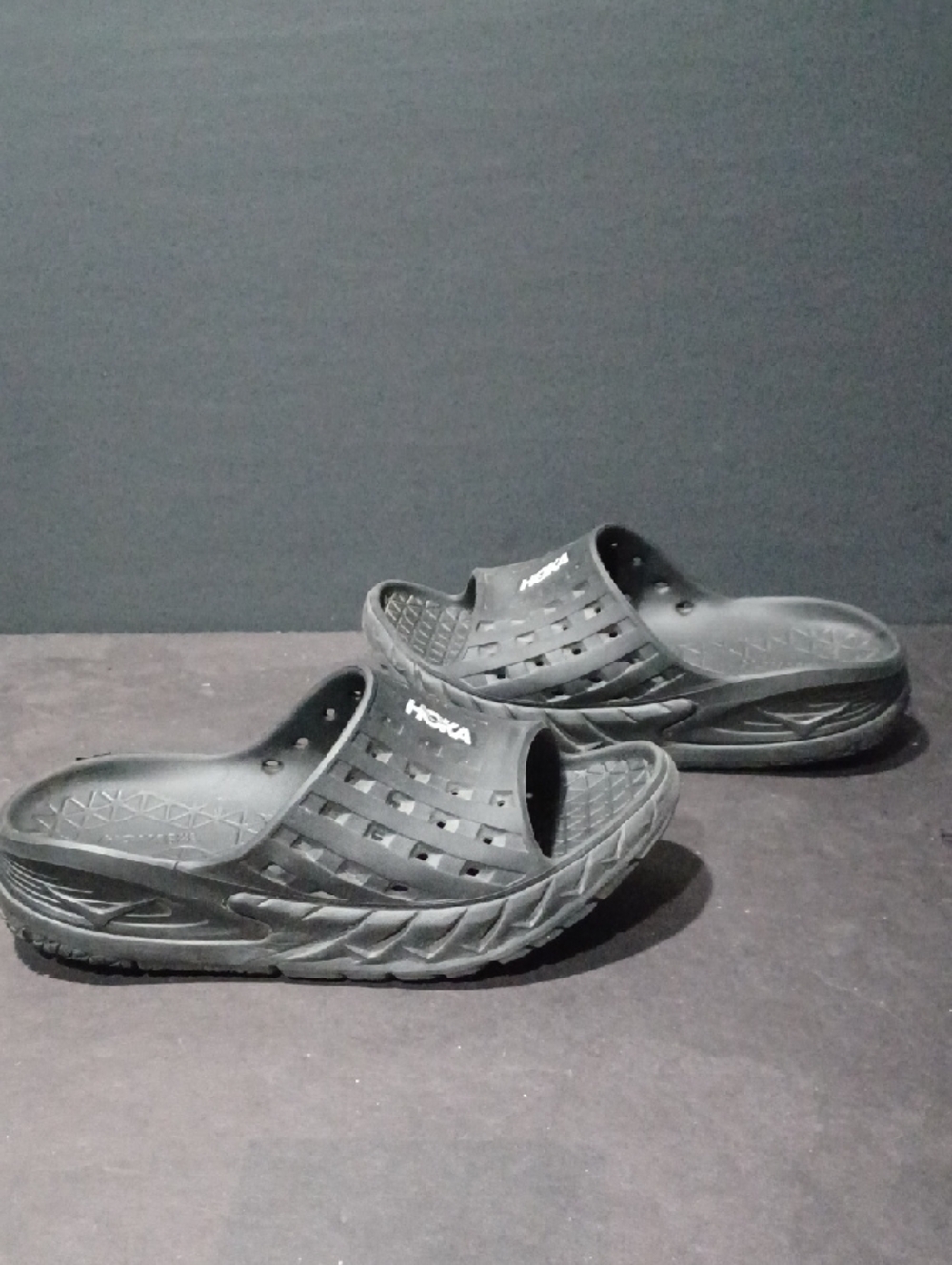 Hoka Black Vented Slide Clogs           Mens Sz 8 Womans Sz10 Pre-owned